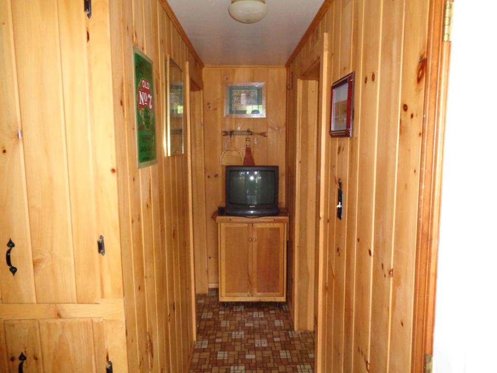3484 Holland Pond Road Holland, VT 05830 - Photo 8 of 23 Gallery Image 8