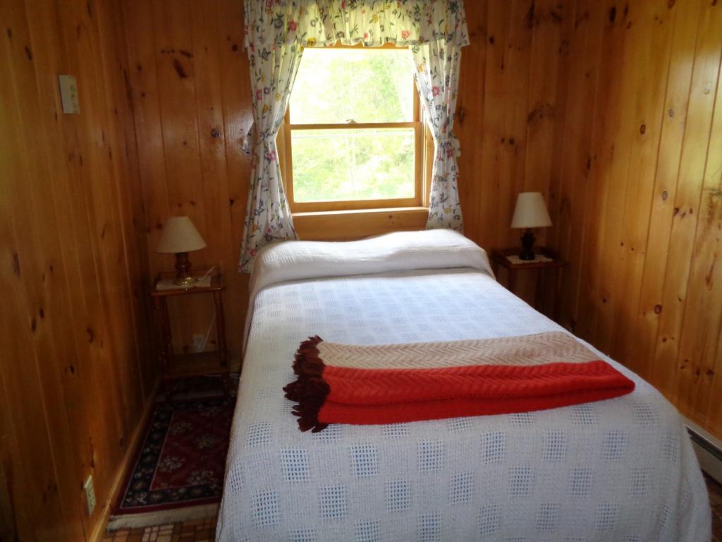 3484 Holland Pond Road Holland, VT 05830 - Photo 10 of 23 Gallery Image 10