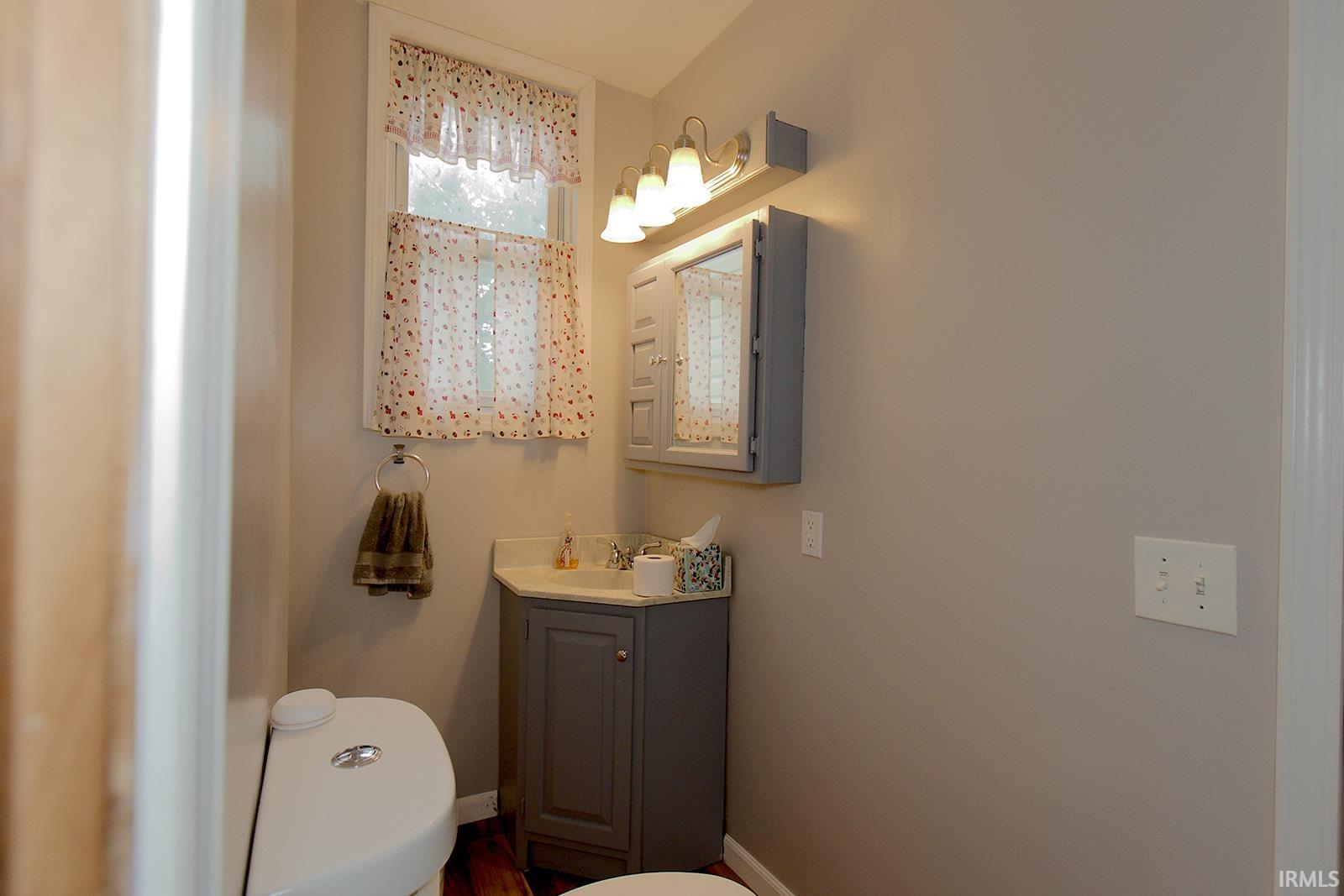 447 Hannah Street Huntington, IN 46750 - Photo 16 of 46