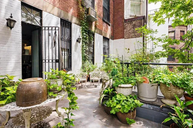 a large building with a lot of windows