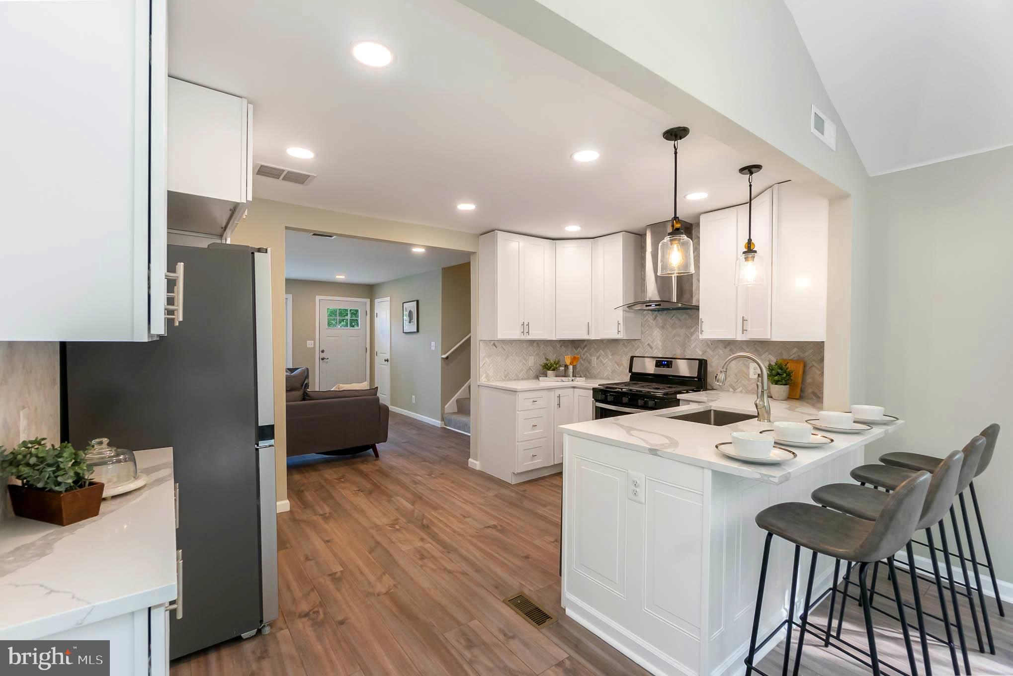 9120 Orbitan Road Parkville, MD 21234 - Photo 10 of 30 Notice additional counter & cabinet space