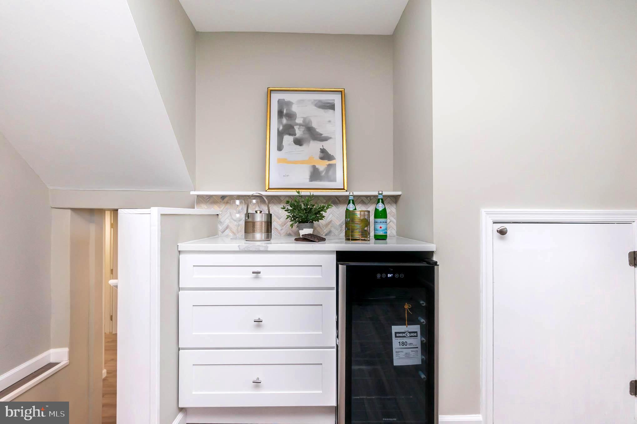 9120 Orbitan Road Parkville, MD 21234 - Photo 20 of 30 Convenient beverage center