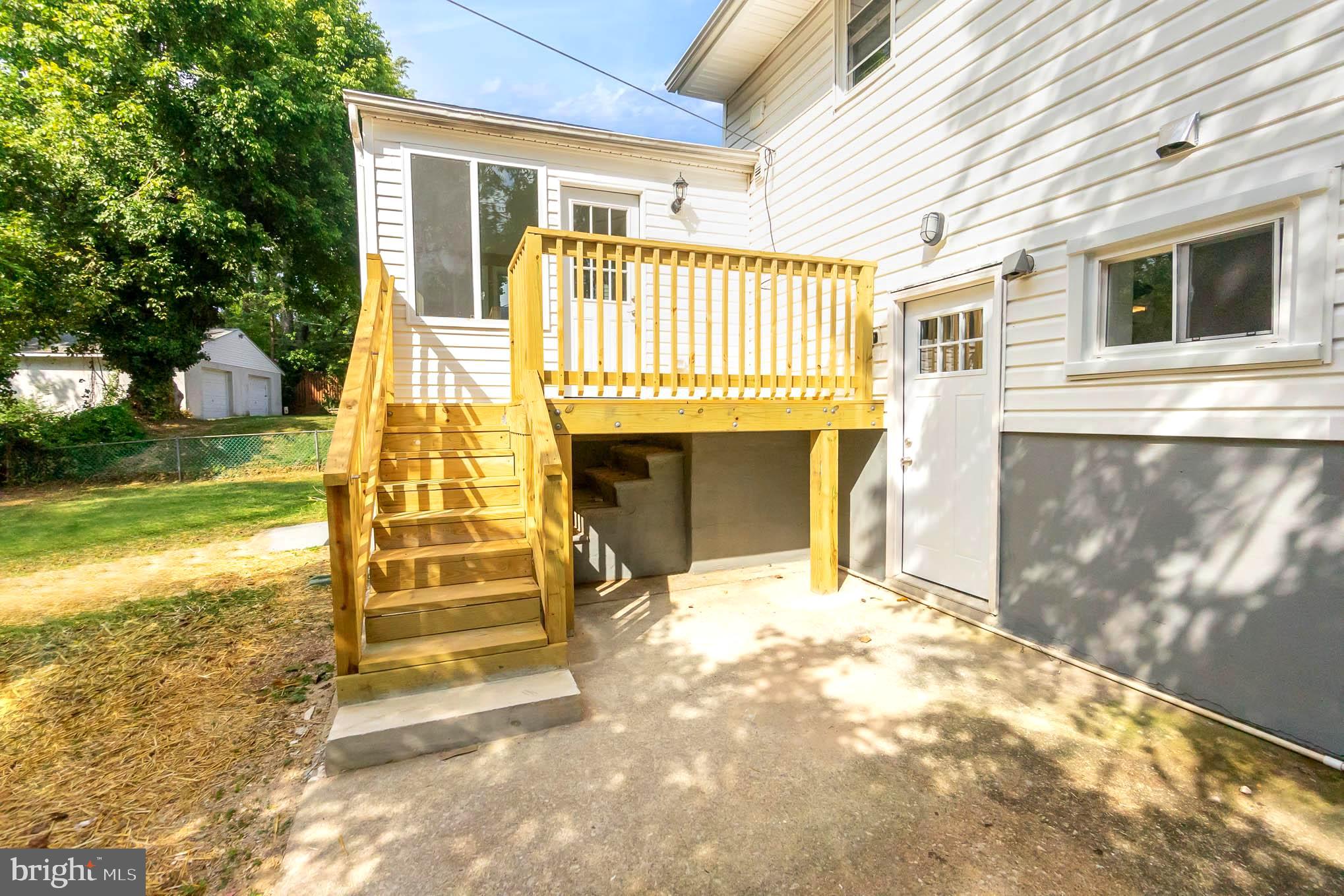 9120 Orbitan Road Parkville, MD 21234 - Photo 27 of 30 Walk out from laundry room to patio or access deck