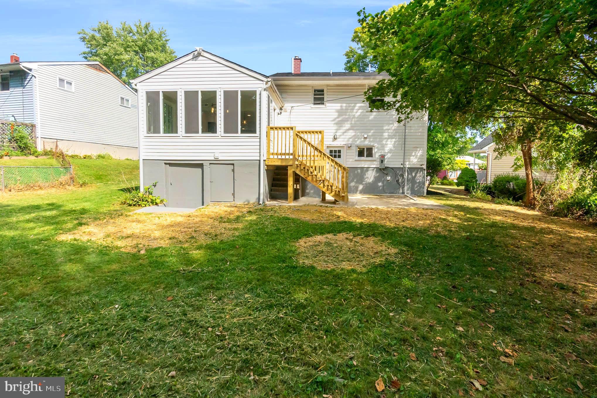 9120 Orbitan Road Parkville, MD 21234 - Photo 28 of 30 Fabulous private yard