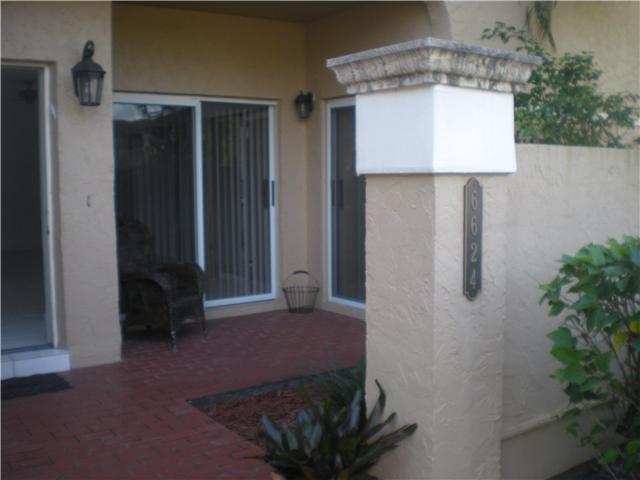 6624 Via Regina Boca Raton, FL 33433 - Photo 3 of 8 OUTSIDE