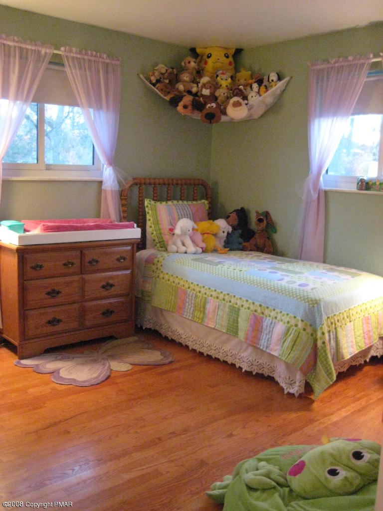 427 Quentin Road Stroudsburg, PA 18360 - Photo 11 of 21 Bedroom