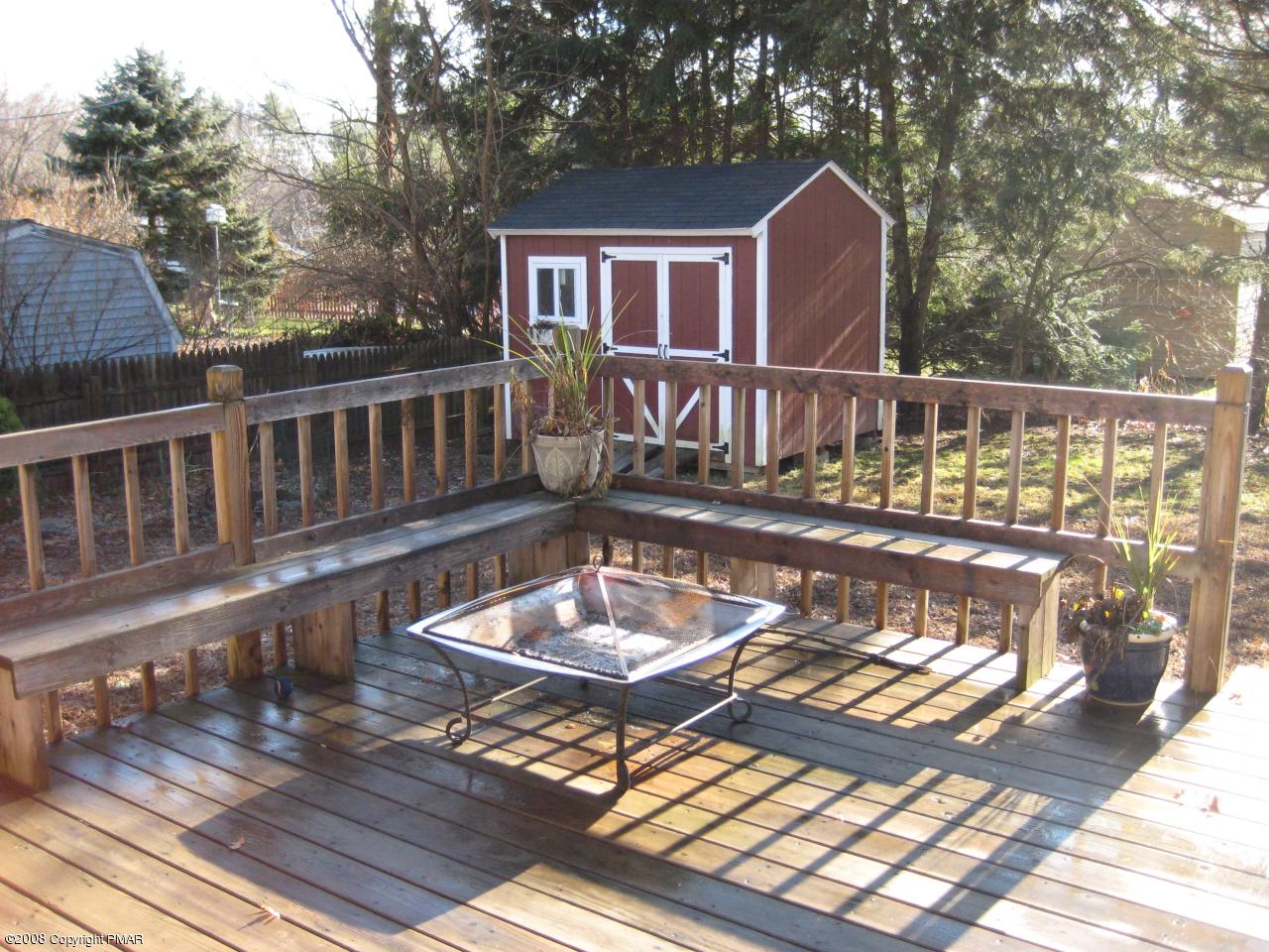 427 Quentin Road Stroudsburg, PA 18360 - Photo 16 of 21 Deck