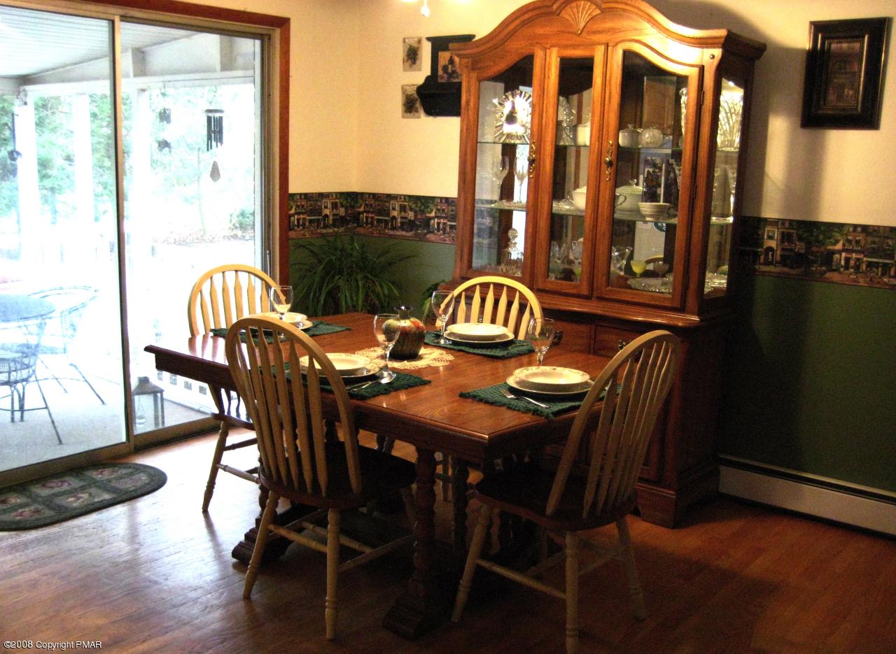 427 Quentin Road Stroudsburg, PA 18360 - Photo 7 of 21 Dining