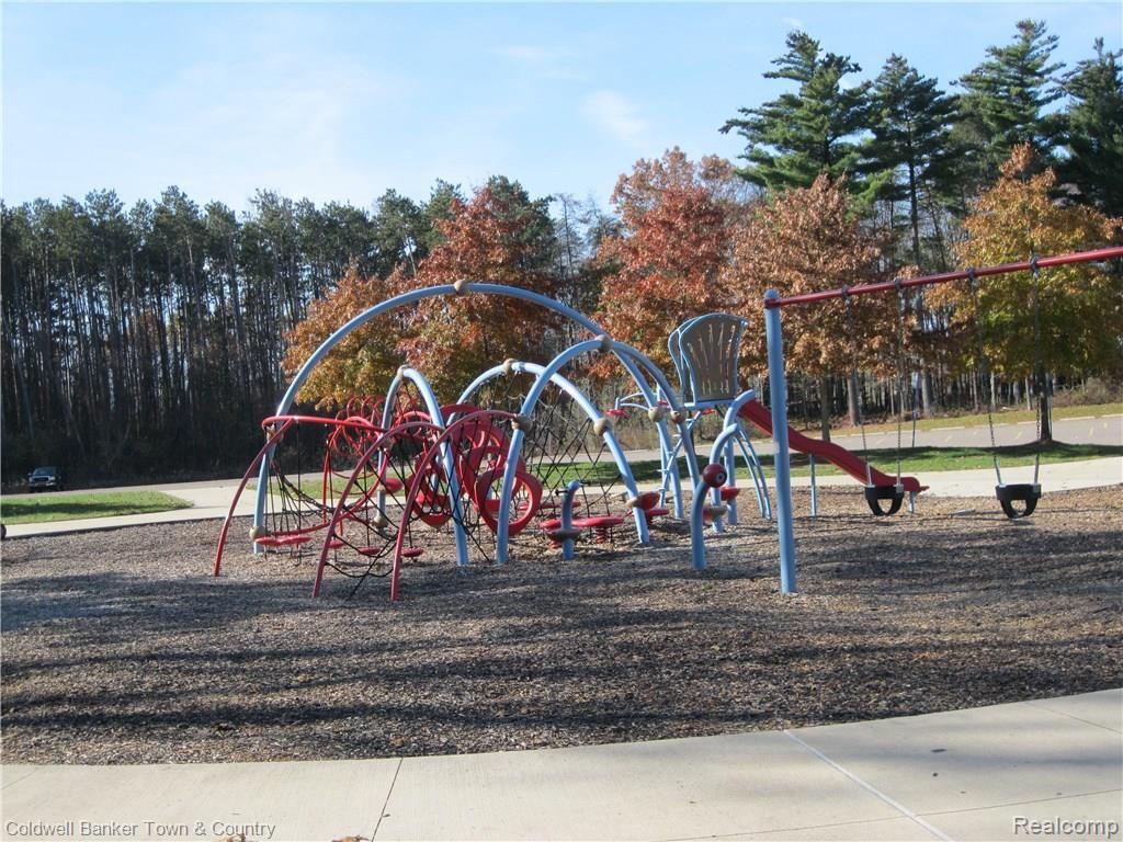 182 Oriole Road Commerce Township, MI 48382 - Photo 12 of 12 IMG_3637.JPG