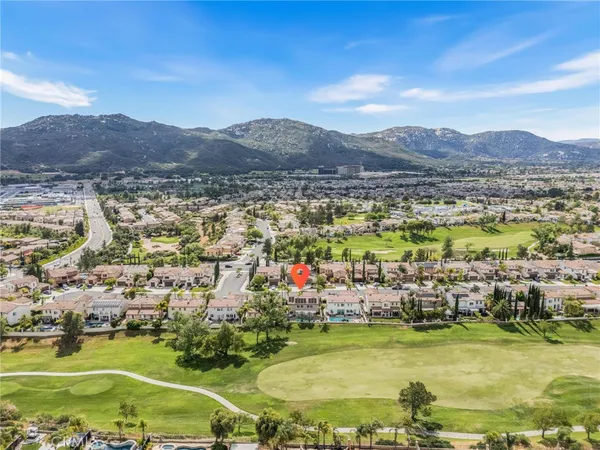 $1,049,900 | 45906 Corte Carmello, Temecula, CA 92592