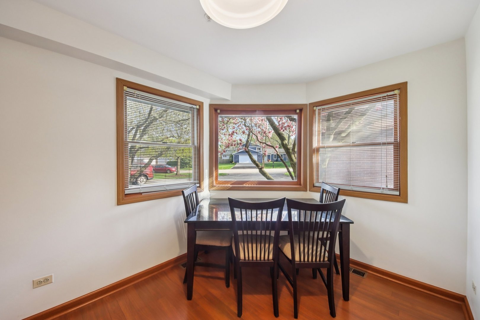 37 Terrace Lane, Unit F Lake Zurich, IL 60047 - Photo 11 of 40 a dining room with furniture and window
