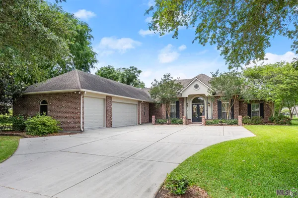 $494,000 | 35430 Oak Manor Avenue, Geismar, LA 70734