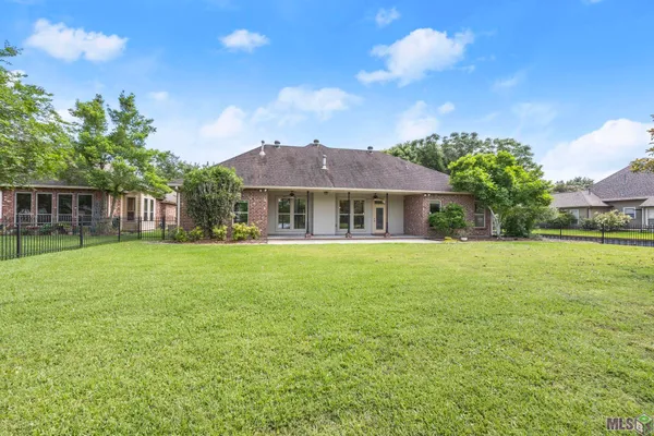$494,000 | 35430 Oak Manor Avenue, Geismar, LA 70734