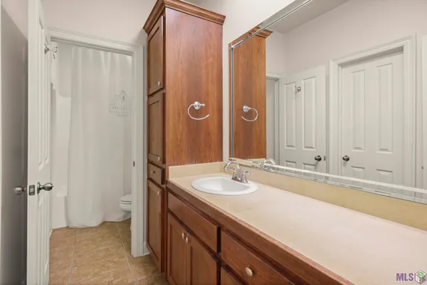 $494,000 | 35430 Oak Manor Avenue, Geismar, LA 70734