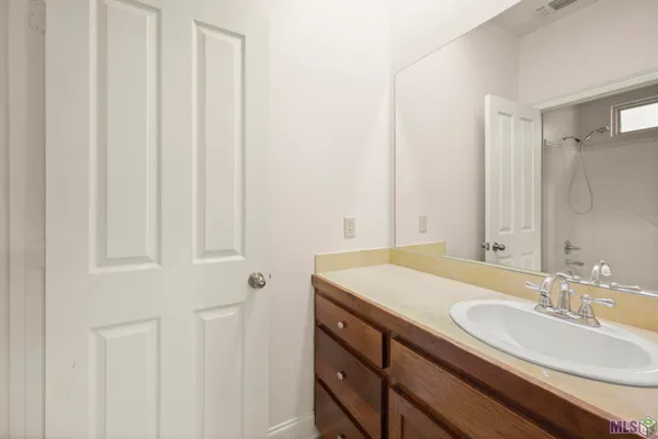 $494,000 | 35430 Oak Manor Avenue, Geismar, LA 70734