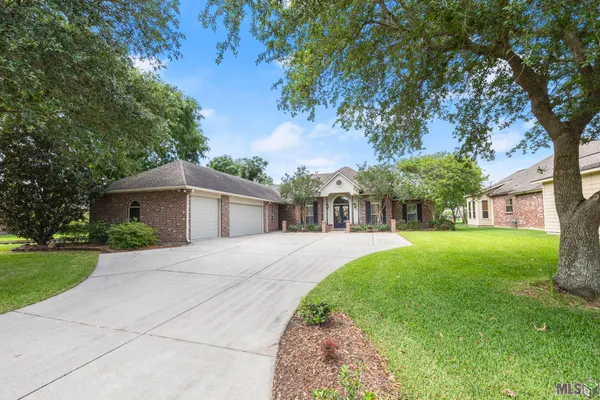 $494,000 | 35430 Oak Manor Avenue, Geismar, LA 70734