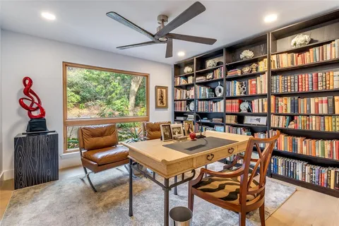 $899,000 | 947 Easton Place, Dallas, TX 75218