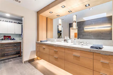 $899,000 | 947 Easton Place, Dallas, TX 75218