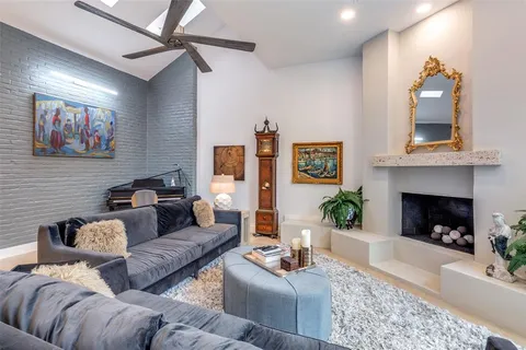 $899,000 | 947 Easton Place, Dallas, TX 75218