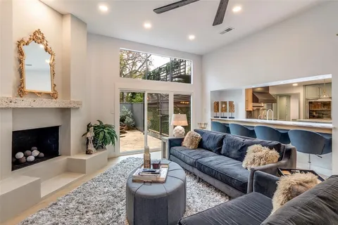 $899,000 | 947 Easton Place, Dallas, TX 75218