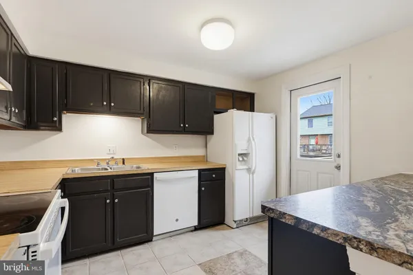 $2,300 | 106 Dunsford Court, Walkersville, MD 21793