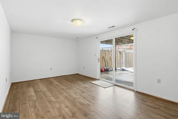 $2,300 | 106 Dunsford Court, Walkersville, MD 21793