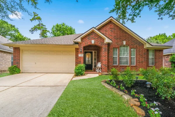 $425,000 | 22 Heron Hollow Court, The Woodlands, TX 77382