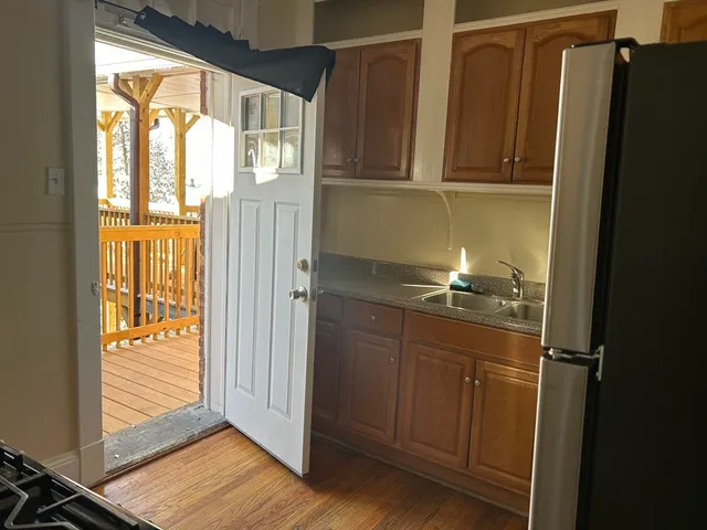 $1,600 | 1719 Northampton Street, Unit 3, Holyoke, MA 01040