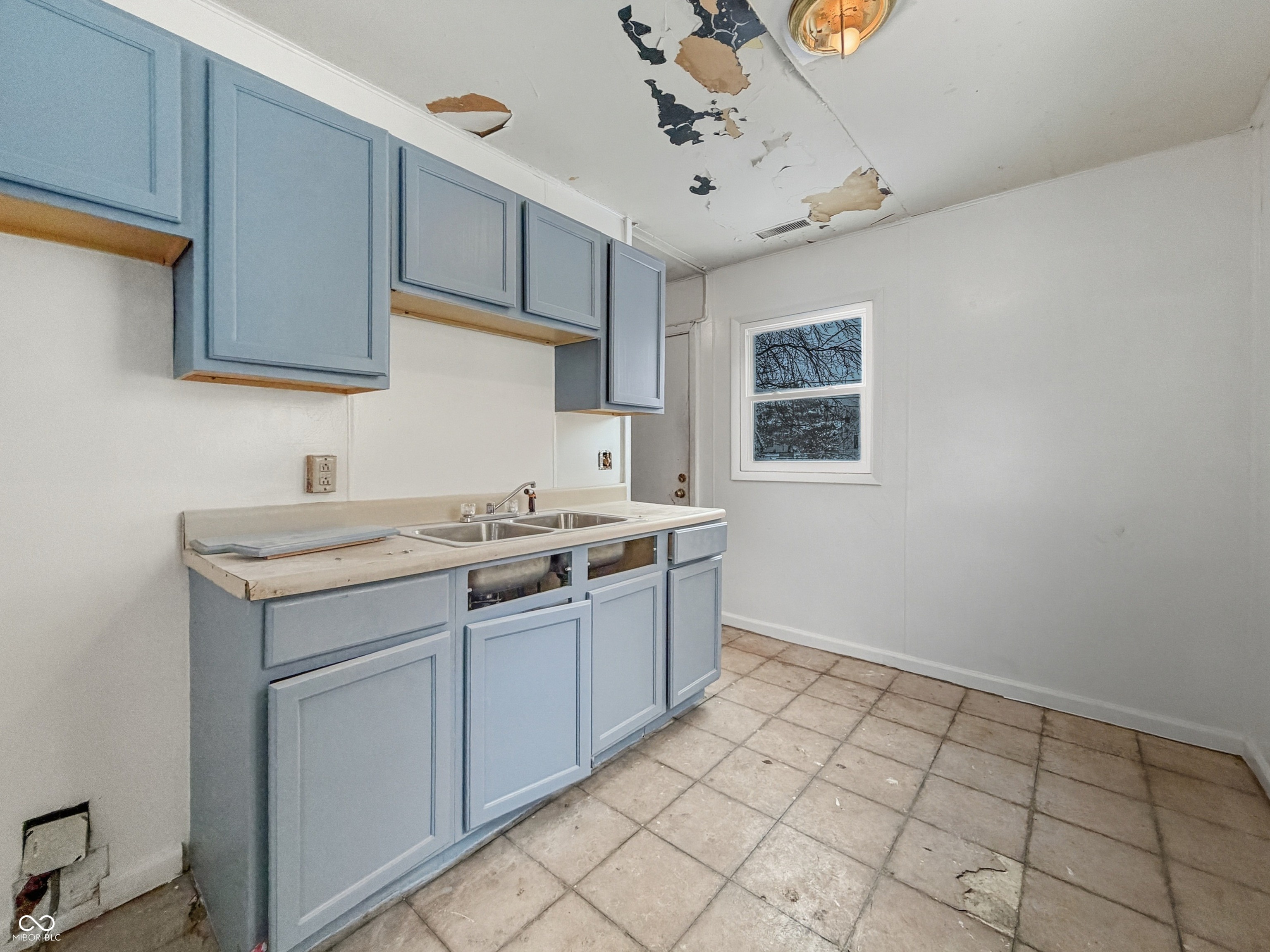 4121 Monroe Street Fort Wayne, IN 46806 - Photo 11 of 23