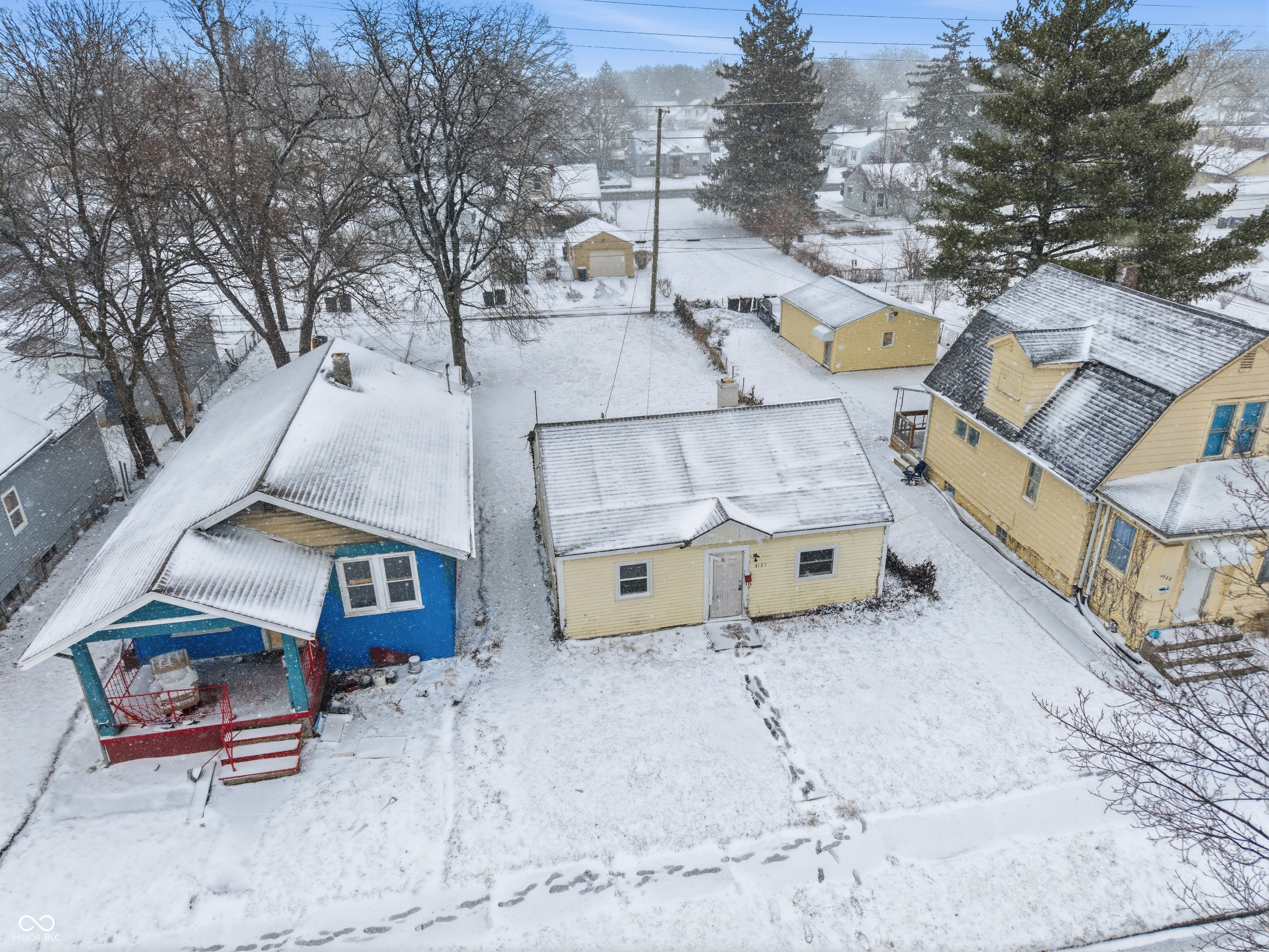 4121 Monroe Street Fort Wayne, IN 46806 - Photo 3 of 23