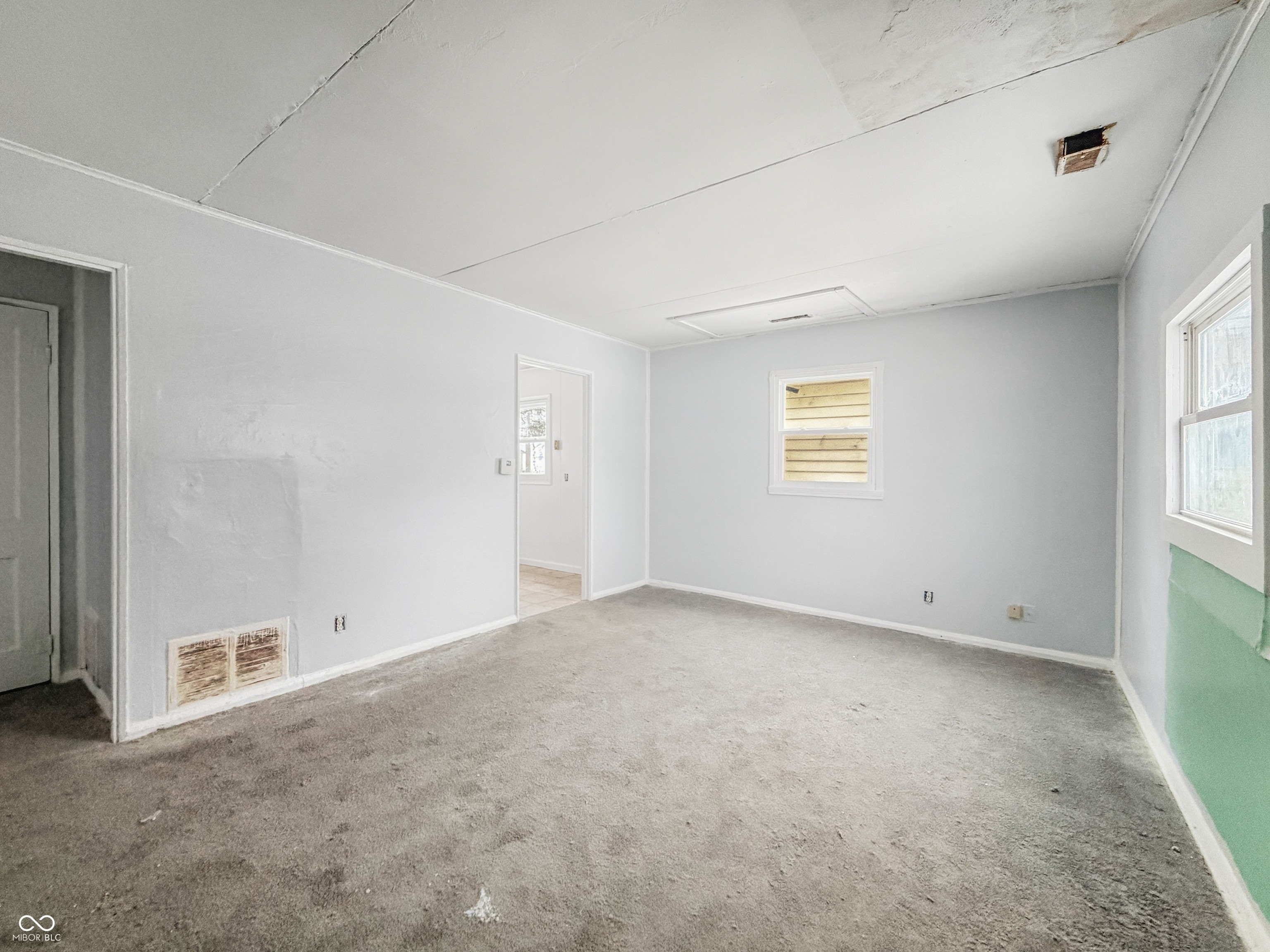 4121 Monroe Street Fort Wayne, IN 46806 - Photo 7 of 23