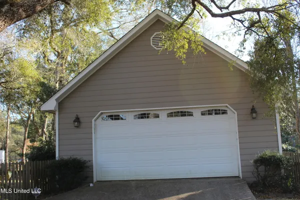 $299,800 | 4444 Christopher Street, Moss Point, MS 39563