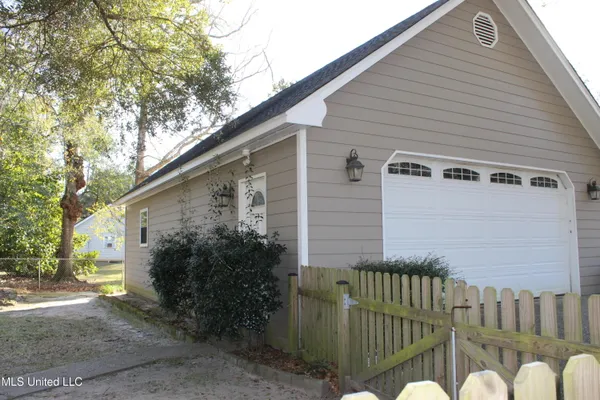 $299,800 | 4444 Christopher Street, Moss Point, MS 39563