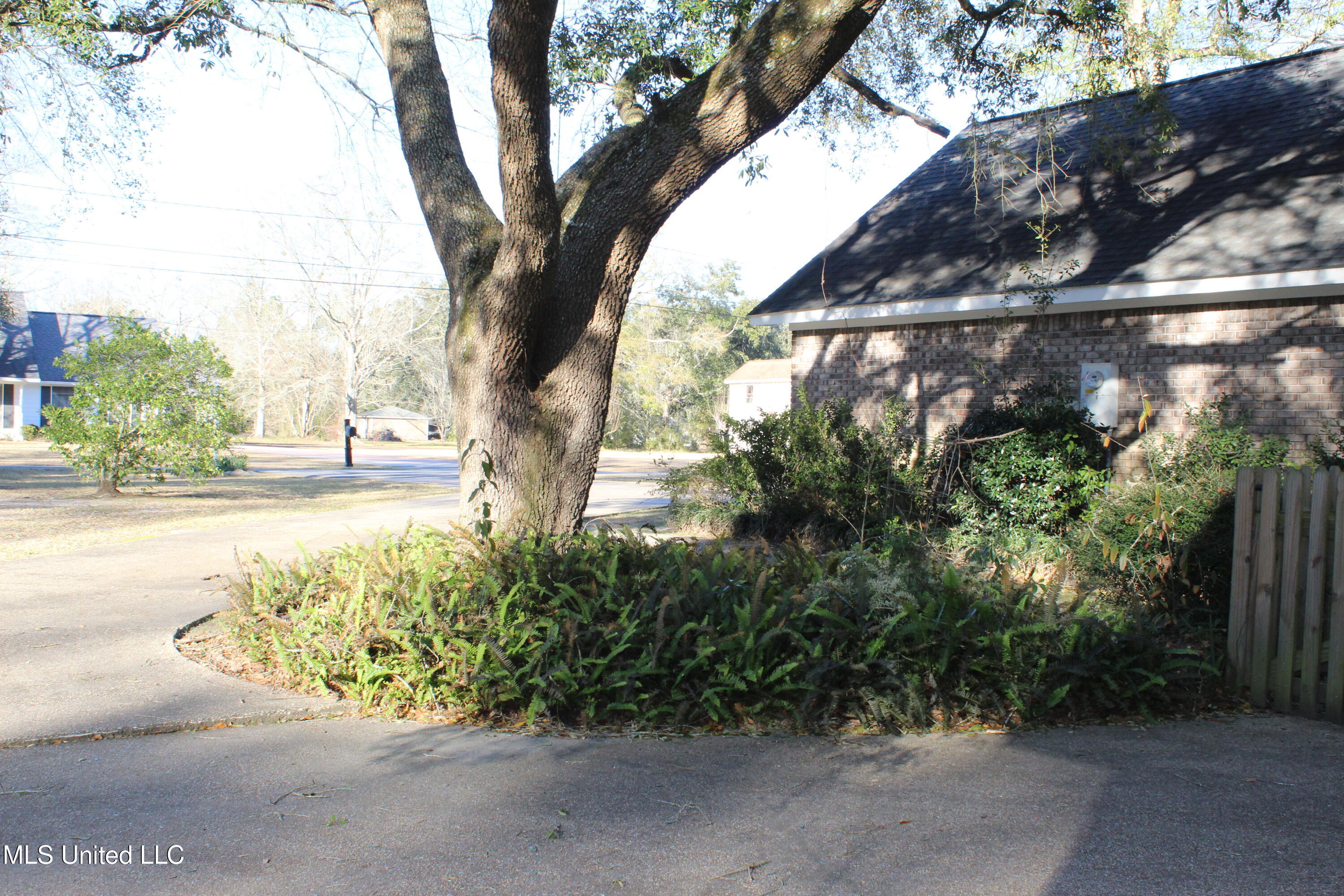 4444 Christopher Street Moss Point, MS 39563 - Photo 9 of 34 IMG_1155