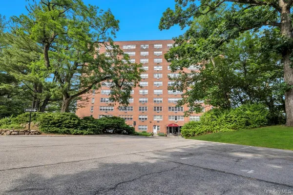 $235,000 | 615 Palmer Road, Unit 101, Yonkers, NY 10701