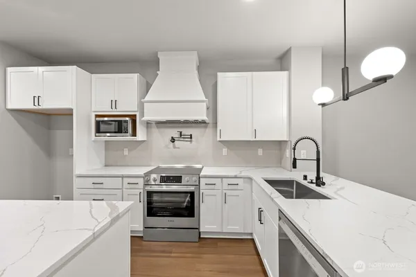 $669,990 | 16823 Alder Way, Unit G7, Lynnwood, WA 98037