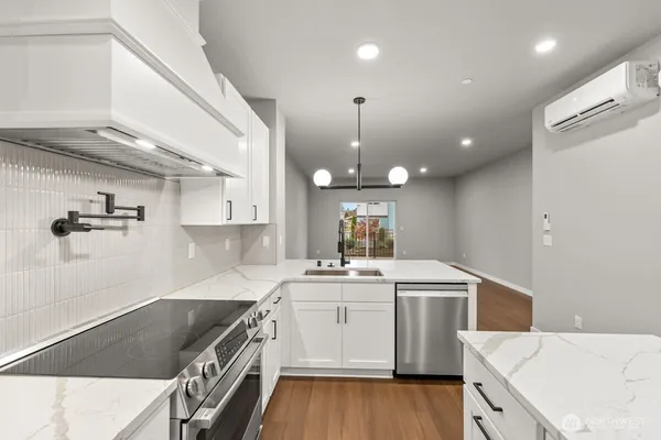 $669,990 | 16823 Alder Way, Unit G7, Lynnwood, WA 98037