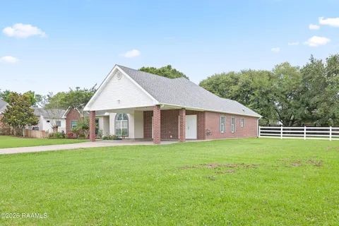 $267,500 | 305 Crossbow Drive, New Iberia, LA 70563