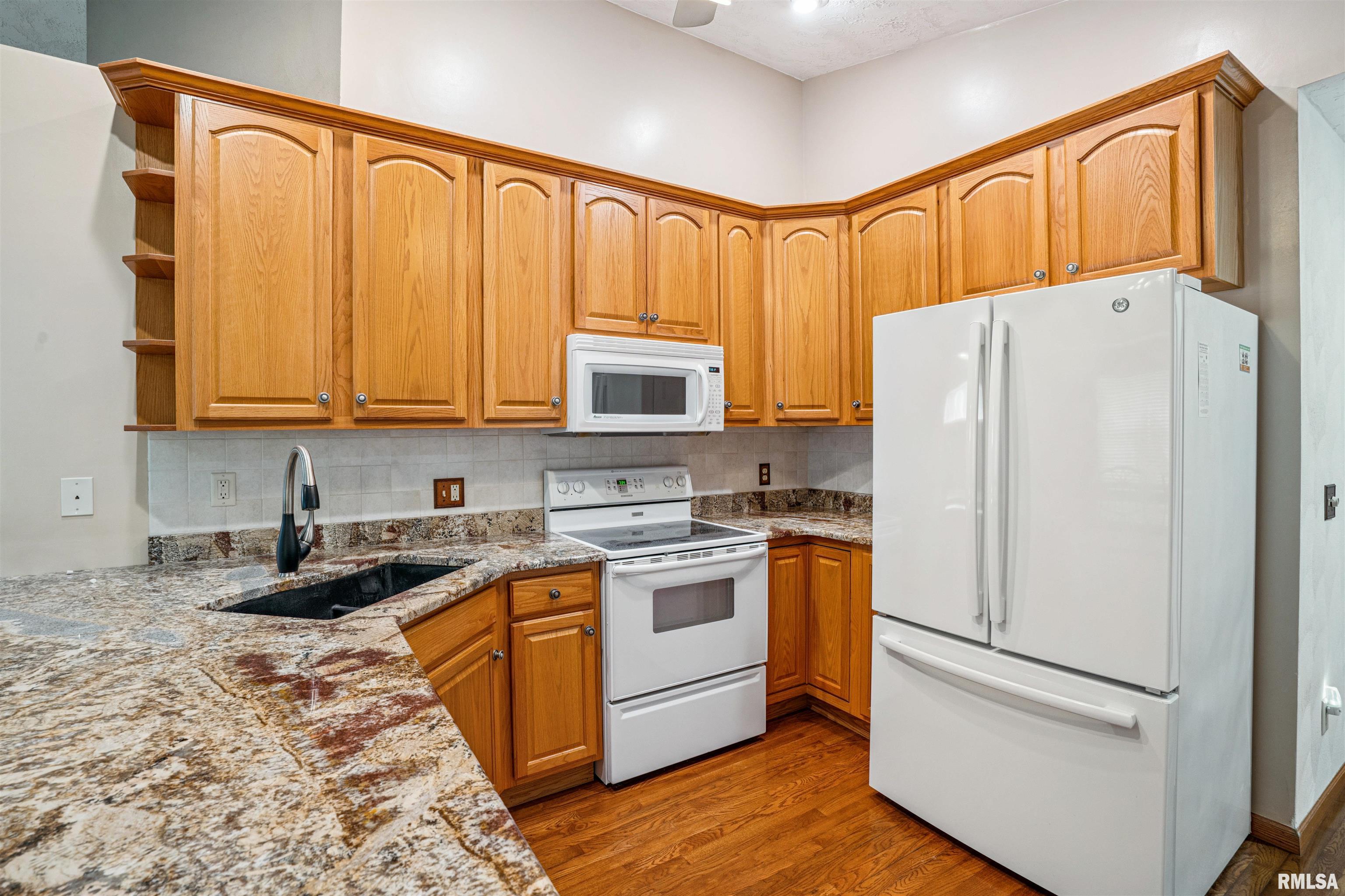 5577 Red Fox Road Bettendorf, IA 52722 - Photo 13 of 30