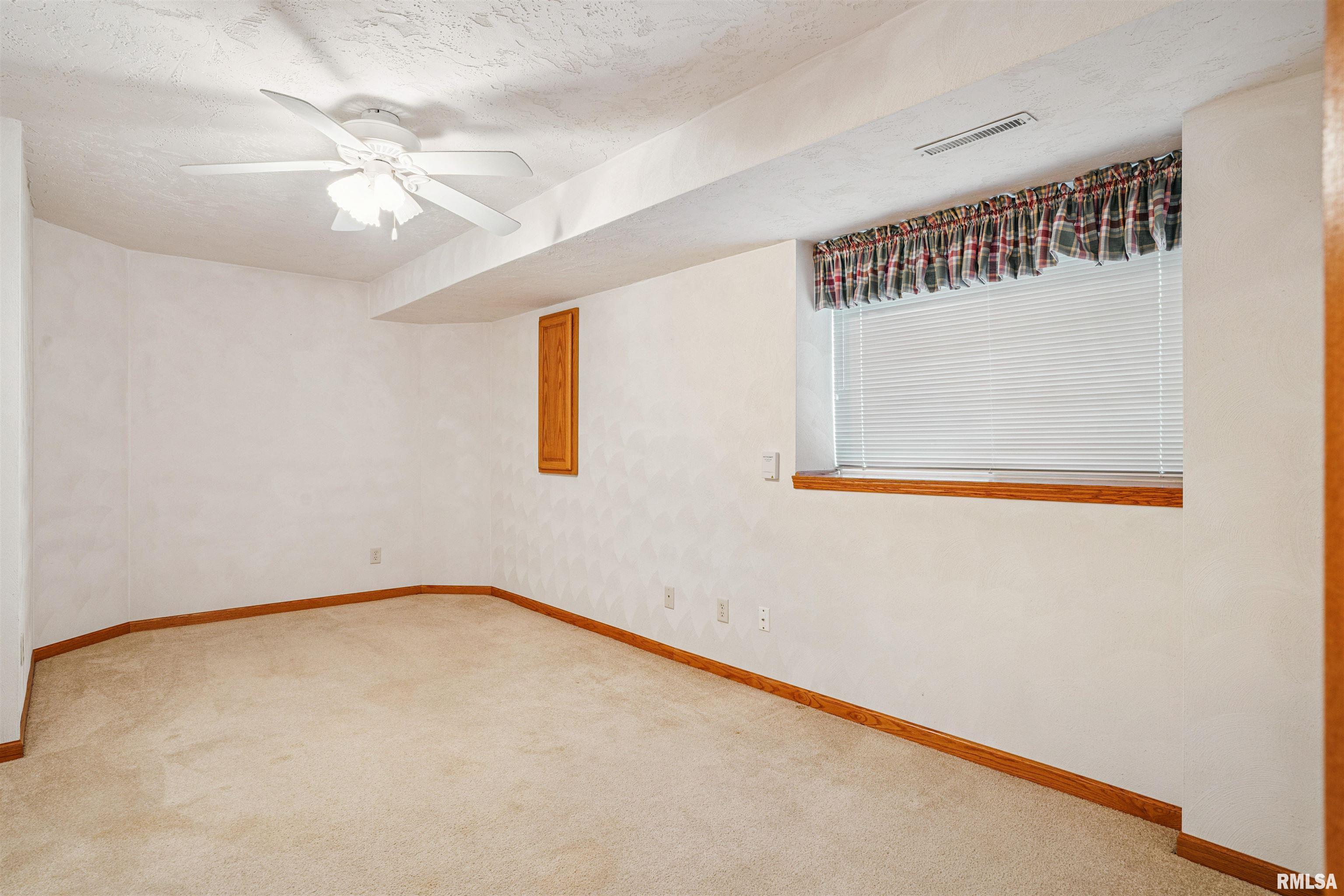 5577 Red Fox Road Bettendorf, IA 52722 - Photo 20 of 30