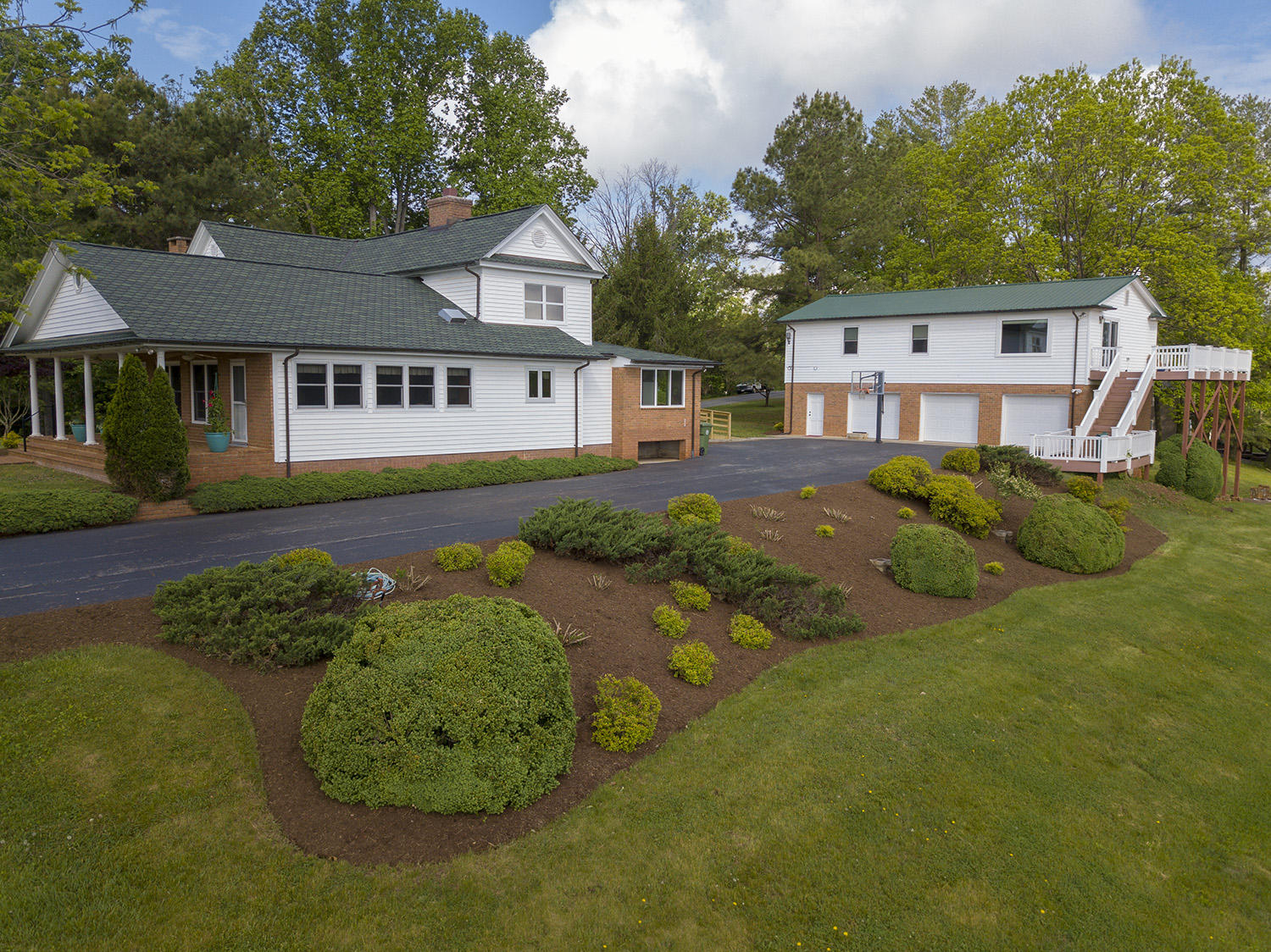 4286 Hales Ford Road Moneta, VA 24121 - Photo 5 of 91 House and Garage