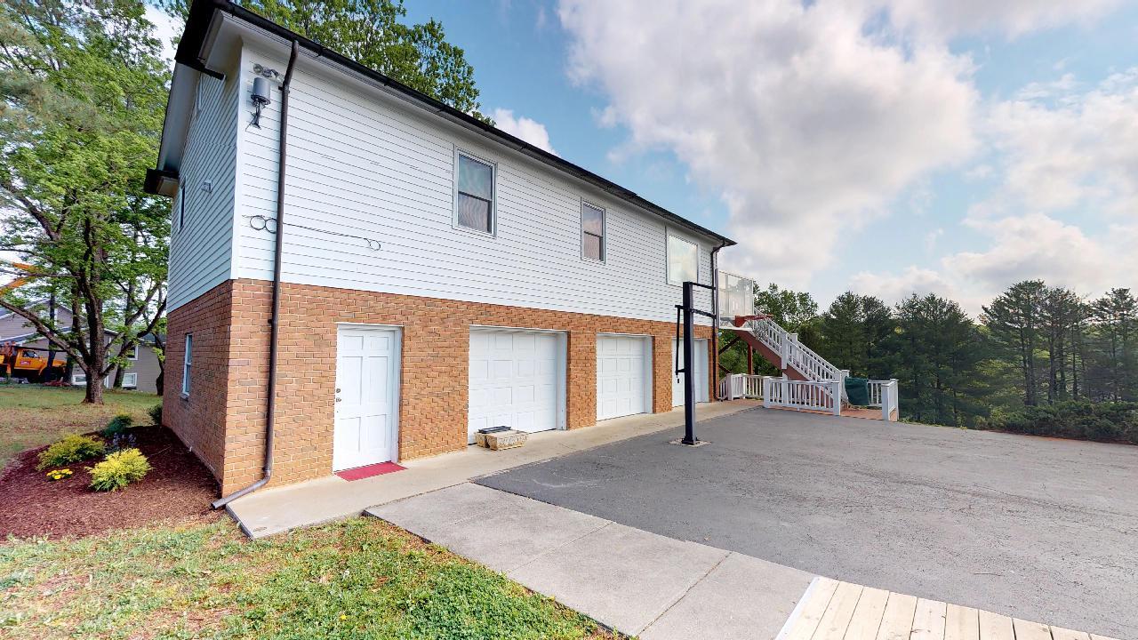4286 Hales Ford Road Moneta, VA 24121 - Photo 75 of 91 Qz94DWtjbkA - 05.10.2018_20.12.54