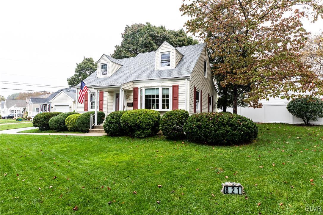 821 Magnolia Road Hellertown, PA 18055 - Photo 2 of 30 Gallery Image 2