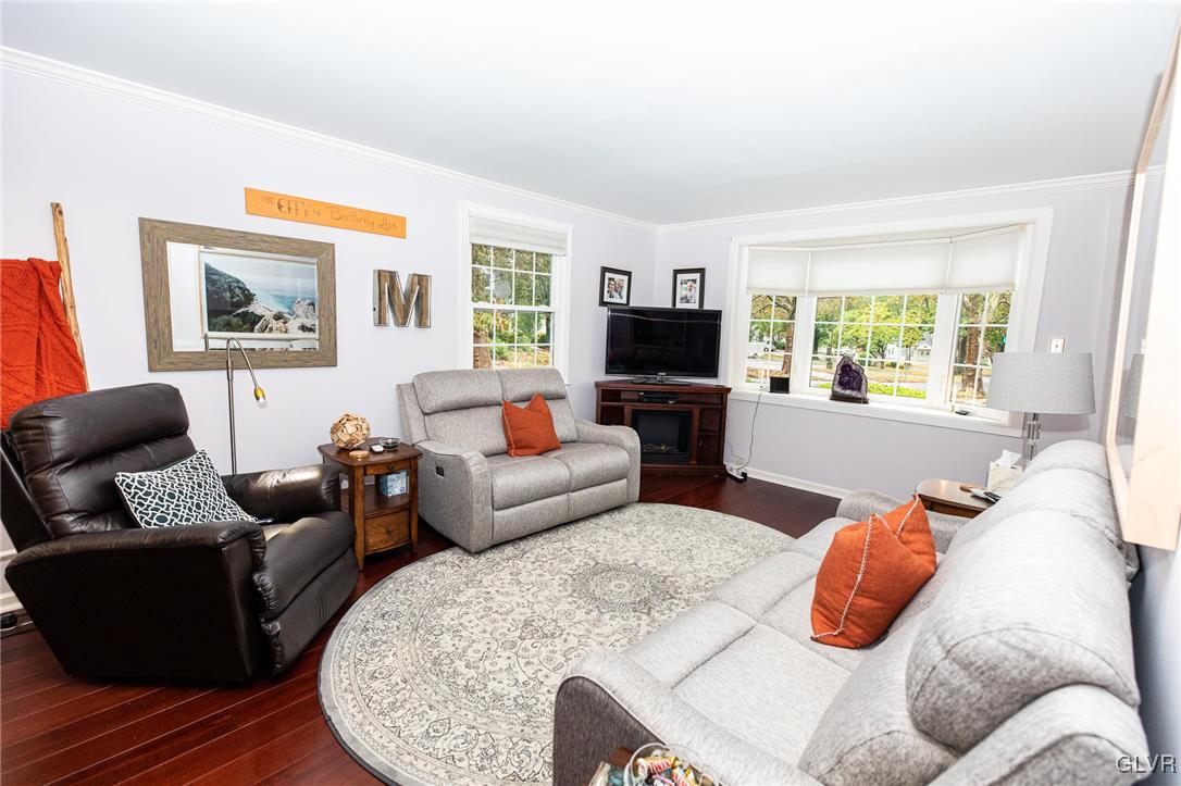821 Magnolia Road Hellertown, PA 18055 - Photo 7 of 30 Gallery Image 7