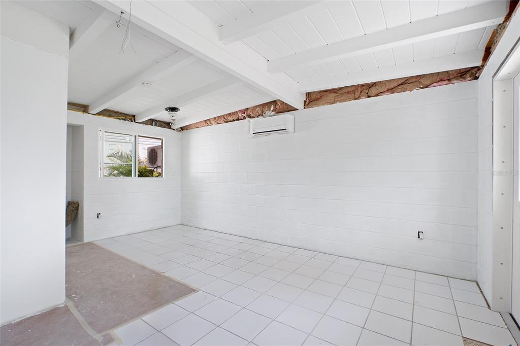 1385 Gulf Boulevard, Unit 10 Englewood, FL 34223 - Photo 11 of 36 a view of an empty room