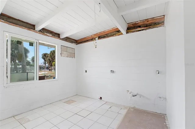 $150,000 | 1385 Gulf Boulevard, Unit 10, Englewood, FL 34223