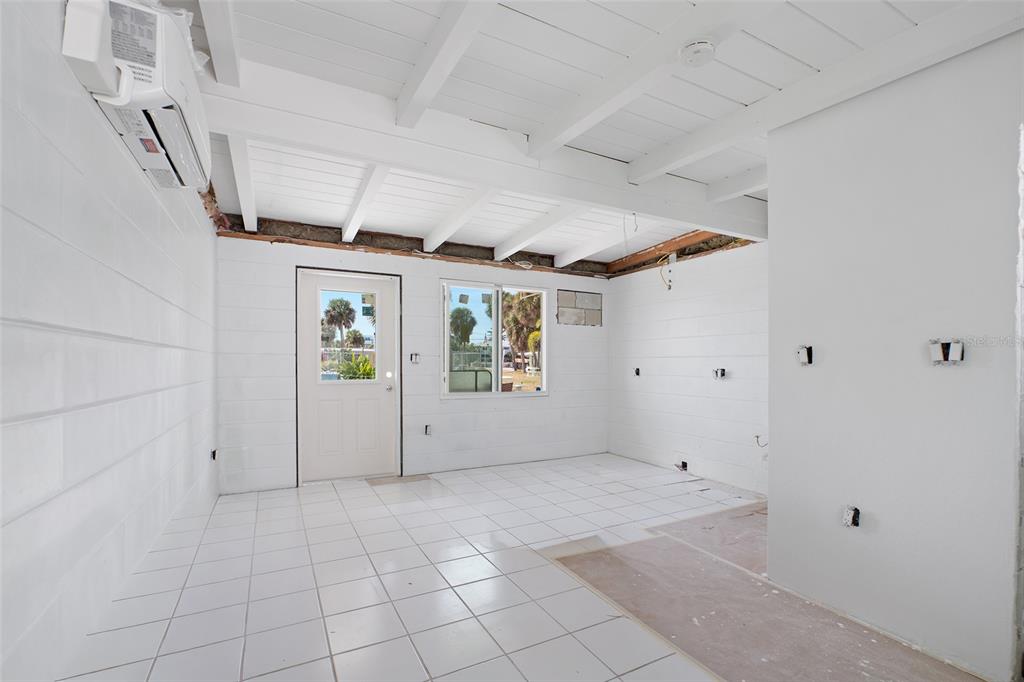 1385 Gulf Boulevard, Unit 10 Englewood, FL 34223 - Photo 8 of 36 a view of room