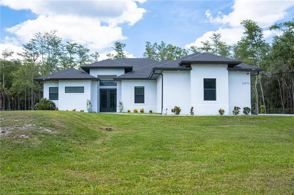 $785,000 | 2471 64th Avenue Northeast, Naples, FL 34120