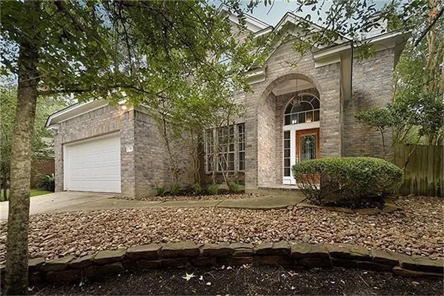 a view of entrance gate of house