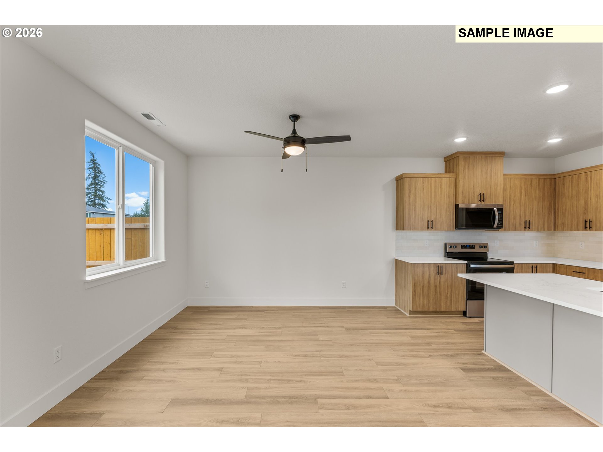 528 Spring Boulevard Woodburn, OR 97071 - Photo 12 of 34
